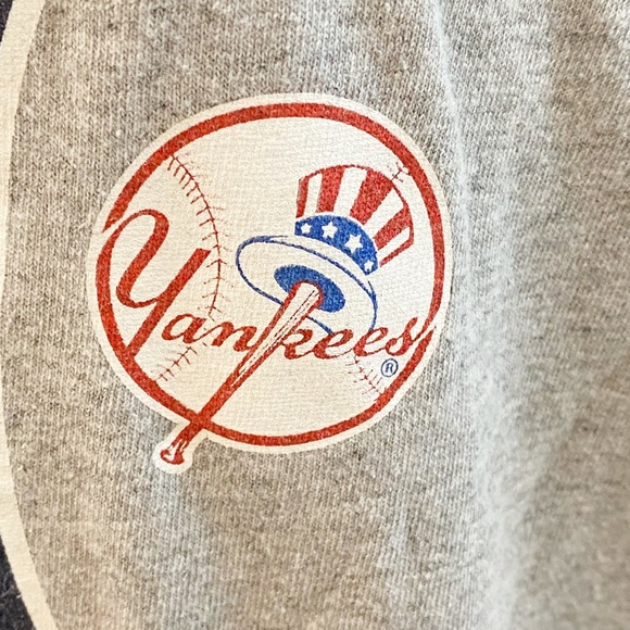 Adidas New York Yankees Short Sleeve T-shirt Size XL - Picture 7 of 11